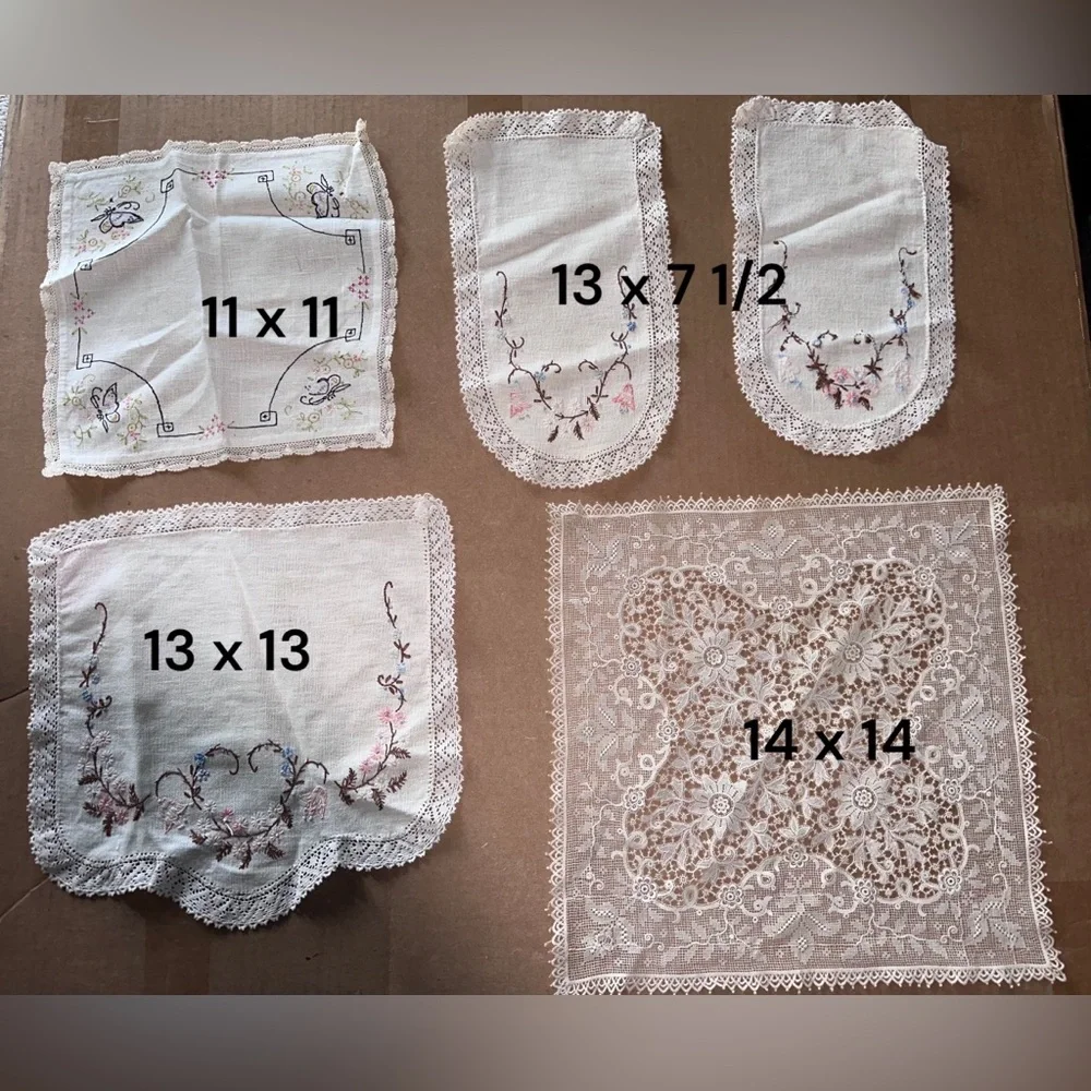 Lot of 5 doily Set